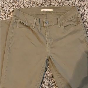 Levi’s 710 Khaki Super Skinny jeans